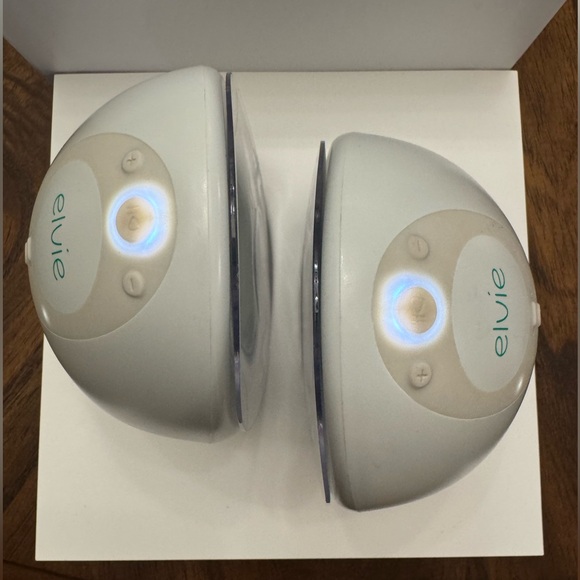 Elvie Silent Wearable Double Breastpump - Picture 8 of 8
